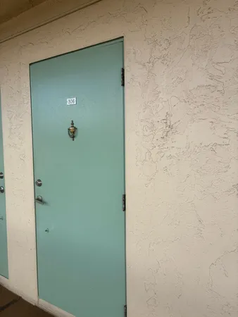 $1,500 | 700 Village Green Court, Unit 306, Palm Springs, FL 33461