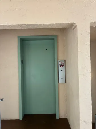 $1,500 | 700 Village Green Court, Unit 306, Palm Springs, FL 33461