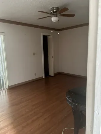 $1,500 | 700 Village Green Court, Unit 306, Palm Springs, FL 33461