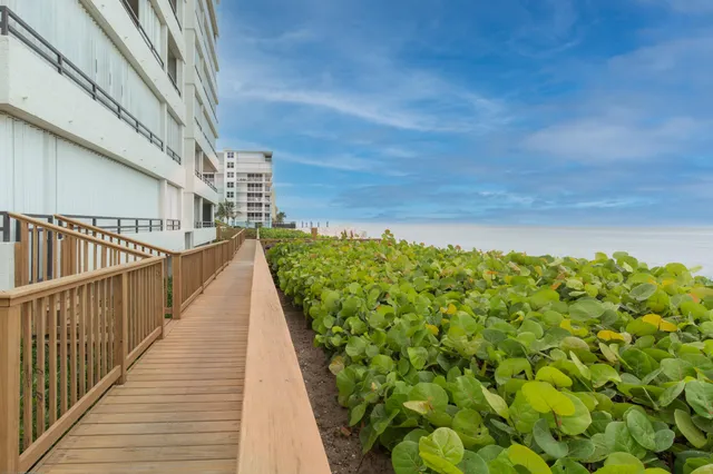 $2,800 | 3560 South Ocean Boulevard, Unit 206, South Palm Beach, FL 33480