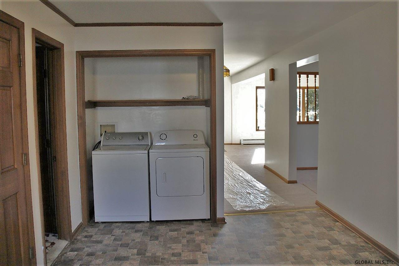 81 Osborne Road Colonie, NY 12205 - Photo 8 of 23 Photo 8