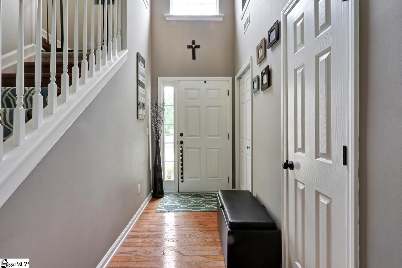 302 Rivereen Way Simpsonville, SC 29680 - Photo 2 of 19 Gallery Image 2