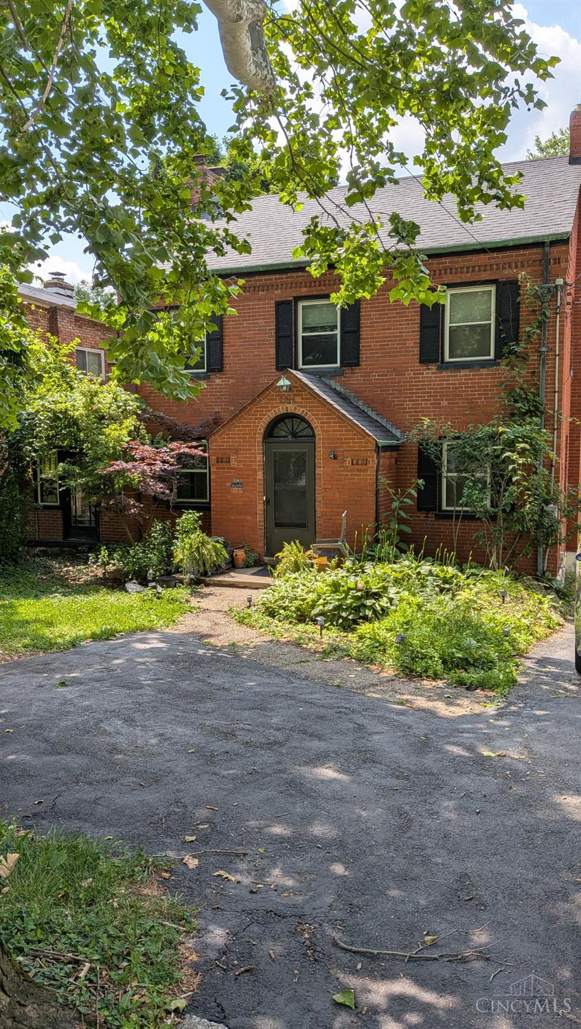 2214 West North Bend Road Cincinnati, OH 45239 - Photo 2 of 19
