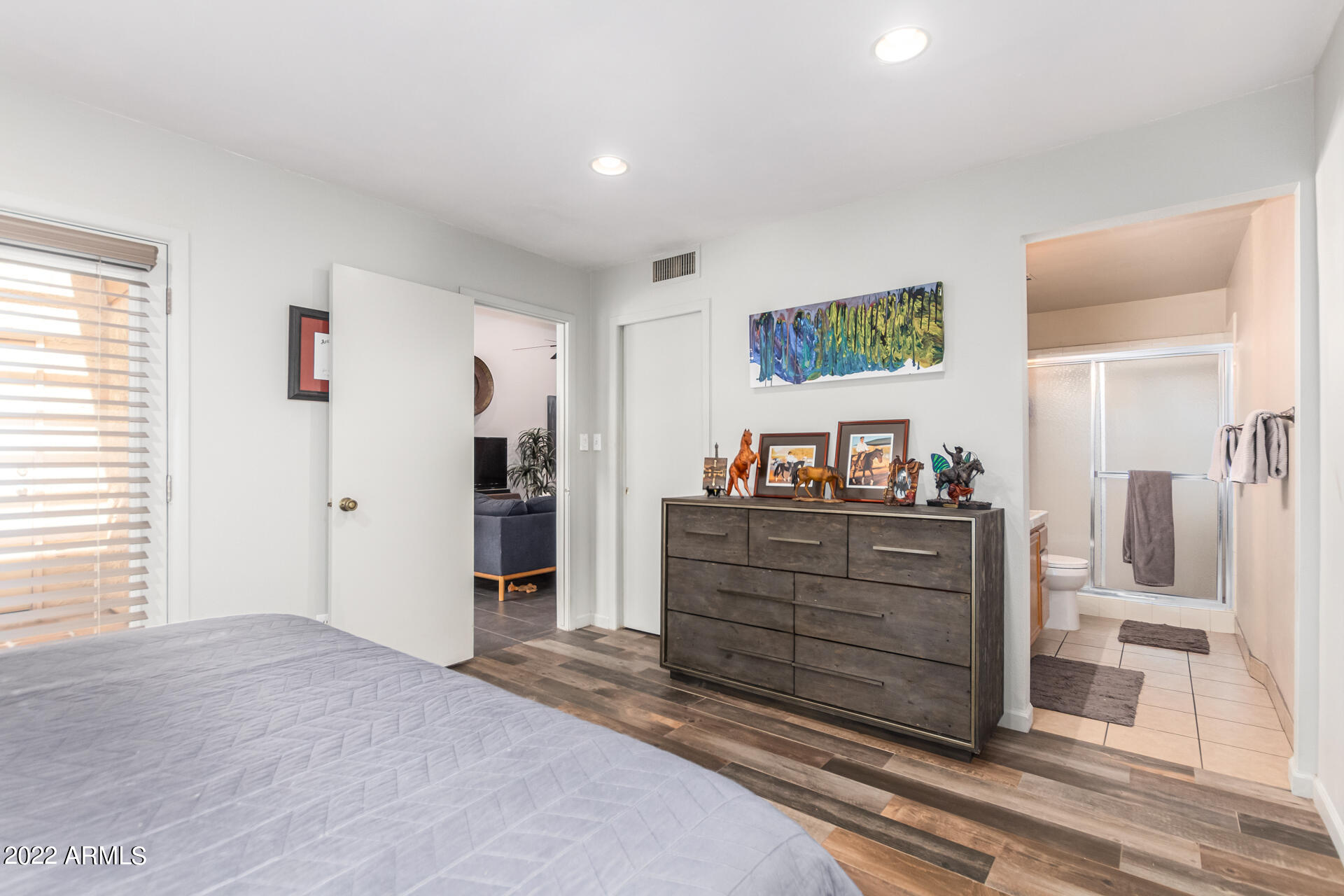 1217 North Miller Road, Unit 12 Scottsdale, AZ 85257 - Photo 13 of 25 Primary Suite III