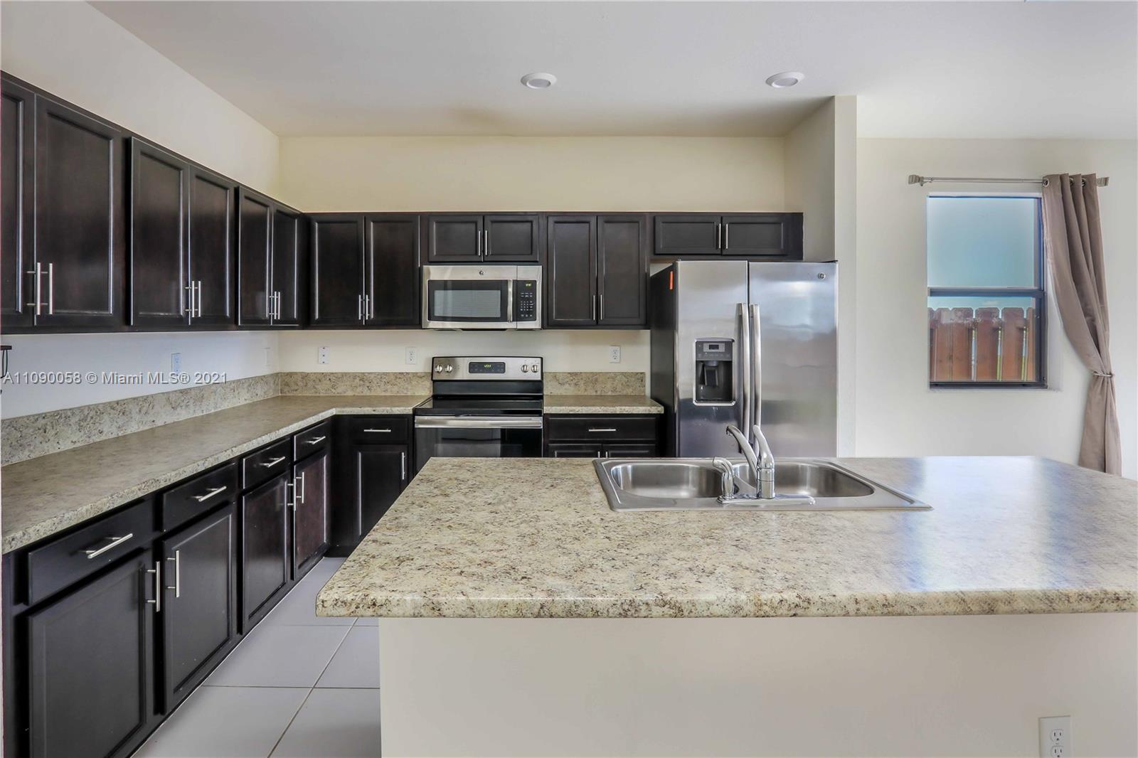 761 Southeast 37th Place Homestead, FL 33033 - Photo 6 of 30