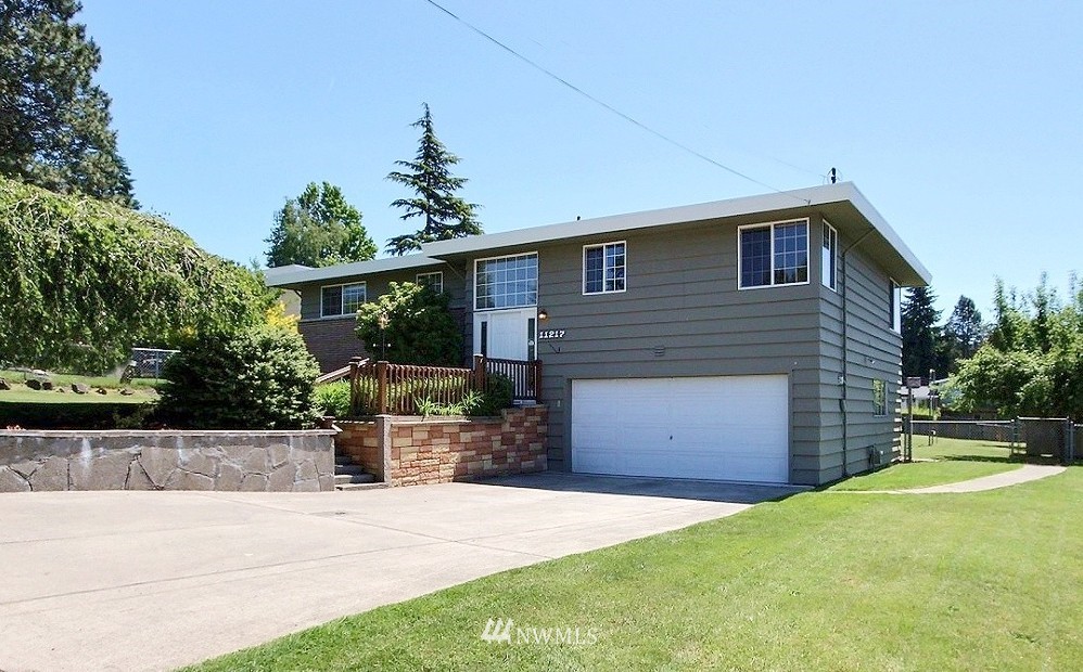 11217 Southeast 181st Street Renton, WA 98055 - Photo 1 of 21