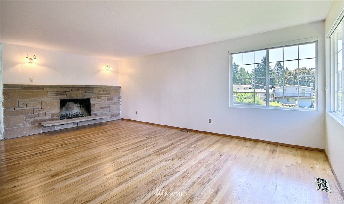 11217 Southeast 181st Street Renton, WA 98055 - Photo 2 of 21