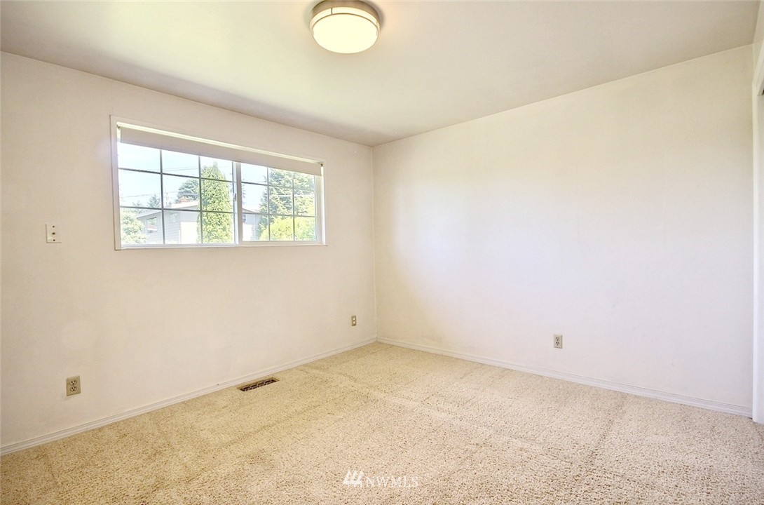 11217 Southeast 181st Street Renton, WA 98055 - Photo 12 of 21