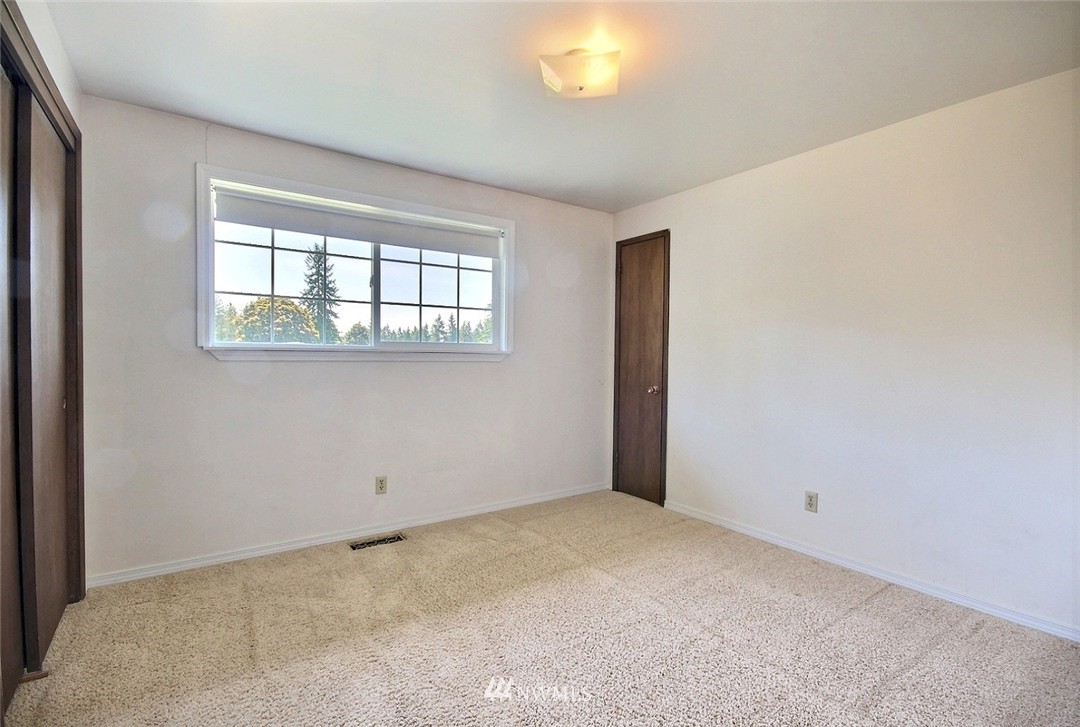 11217 Southeast 181st Street Renton, WA 98055 - Photo 14 of 21