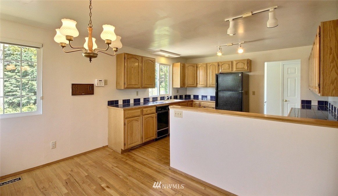 11217 Southeast 181st Street Renton, WA 98055 - Photo 4 of 21