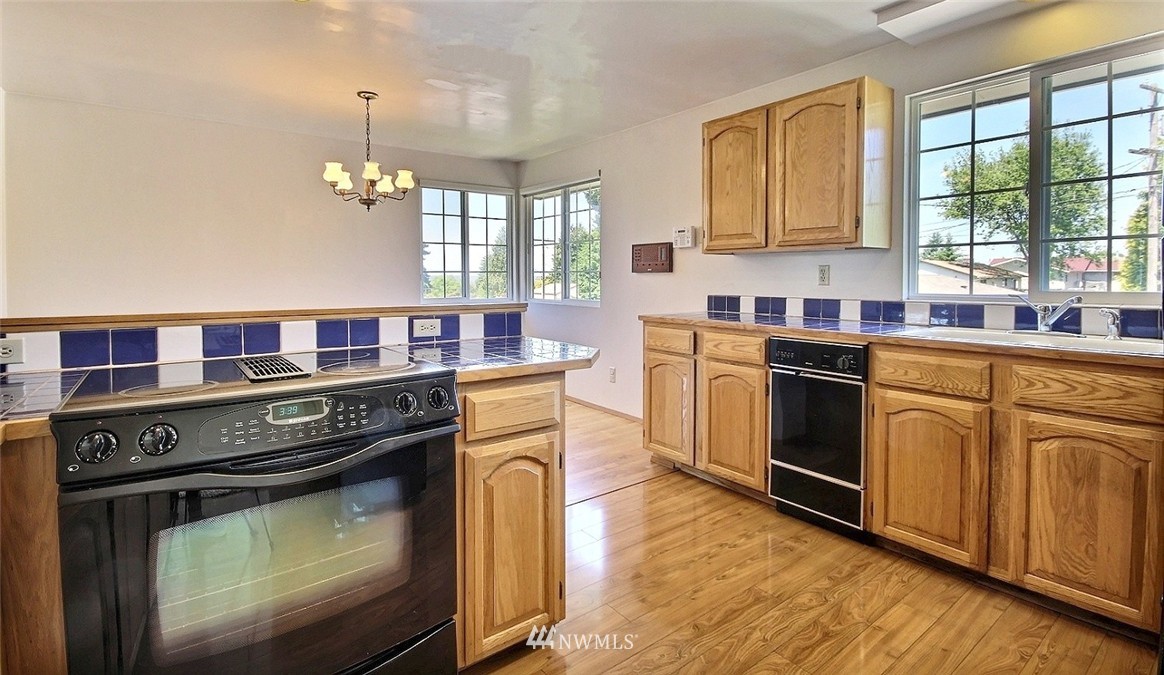11217 Southeast 181st Street Renton, WA 98055 - Photo 6 of 21
