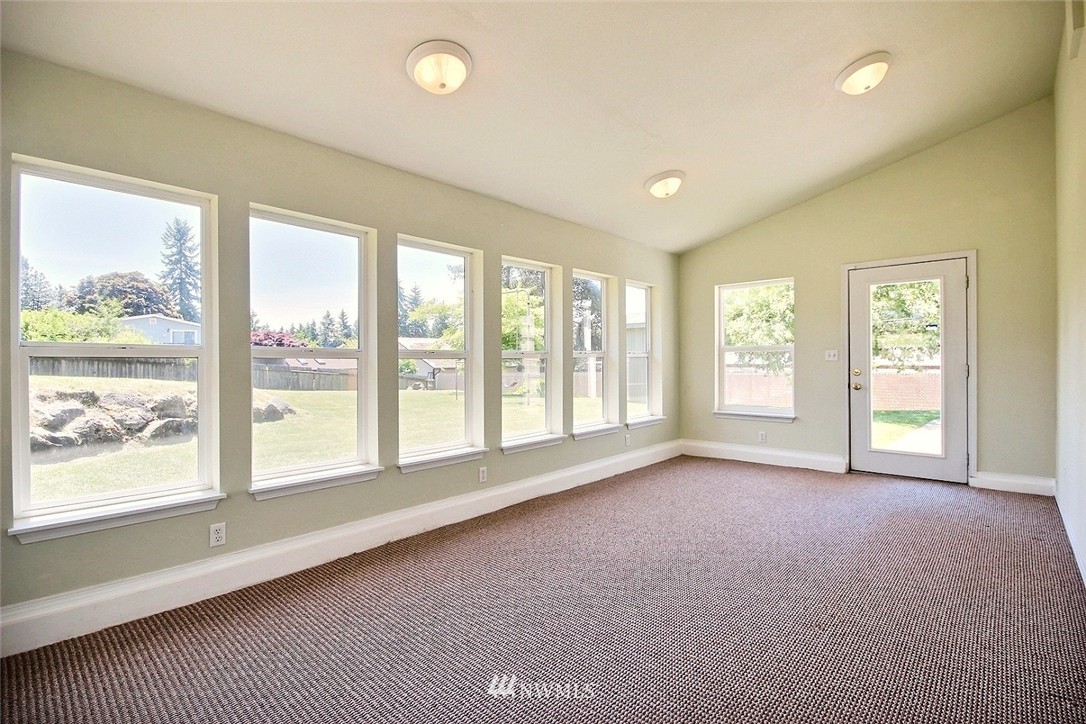 11217 Southeast 181st Street Renton, WA 98055 - Photo 8 of 21