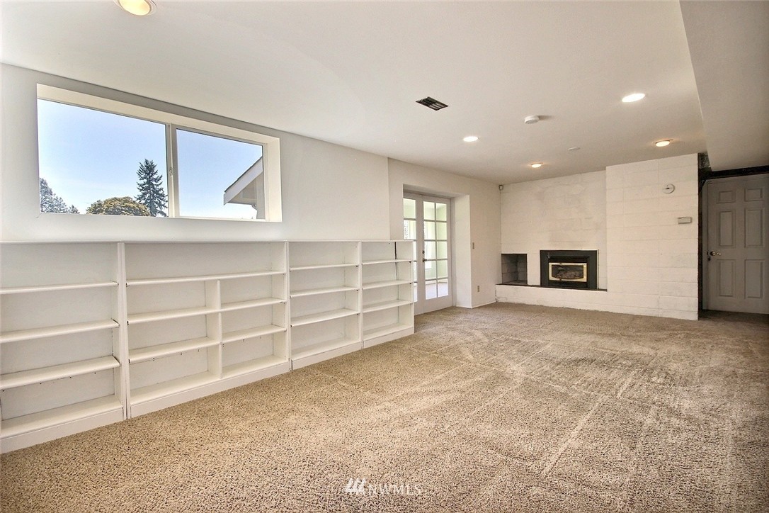 11217 Southeast 181st Street Renton, WA 98055 - Photo 9 of 21