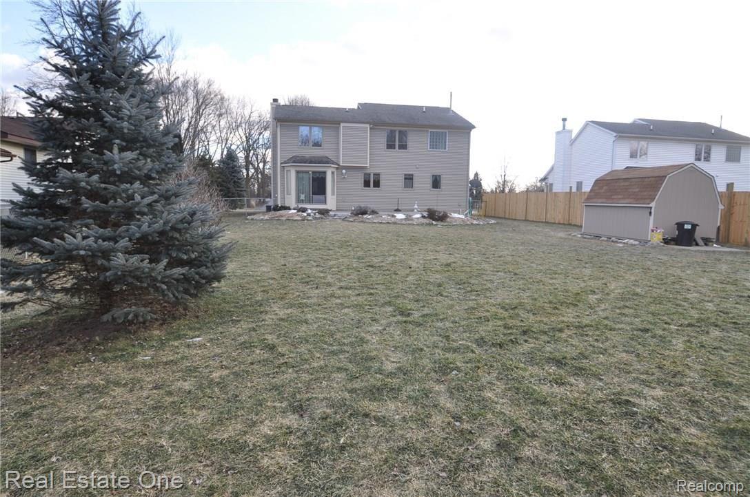 1198 Grace Avenue Rochester, MI 48309 - Photo 27 of 36 27.JPG