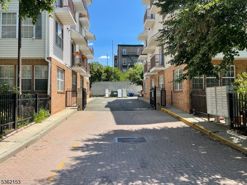 76 Union Street Newark, NJ 07105 - Photo 30 of 34 a view of a street with house