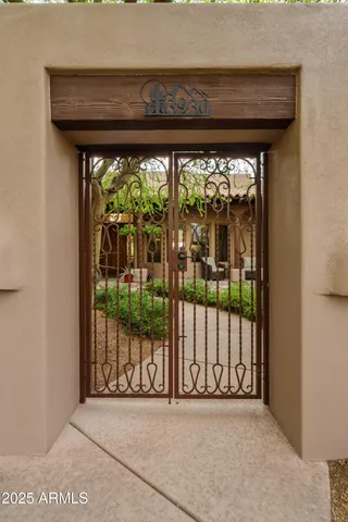 $1,375,000 | 3930 North Pinnacle Hills Circle, Mesa, AZ 85207