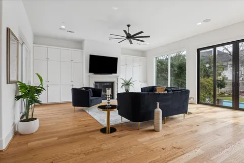 $2,899,000 | 4921 Holly Street, Bellaire, TX 77401