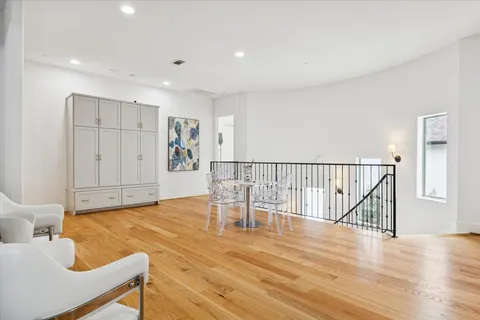 $2,899,000 | 4921 Holly Street, Bellaire, TX 77401