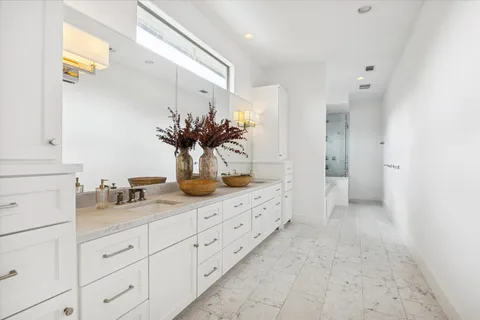 $2,899,000 | 4921 Holly Street, Bellaire, TX 77401