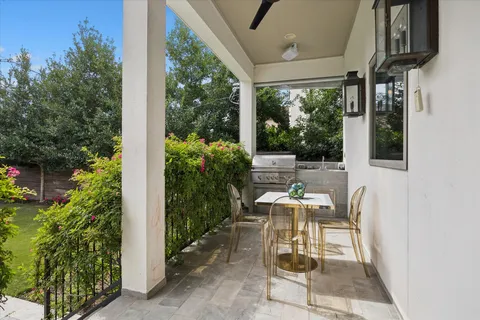 $2,899,000 | 4921 Holly Street, Bellaire, TX 77401