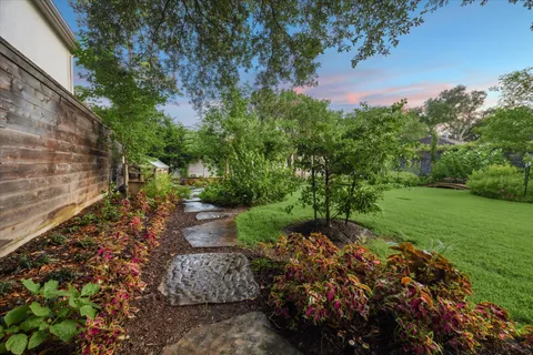 $2,899,000 | 4921 Holly Street, Bellaire, TX 77401