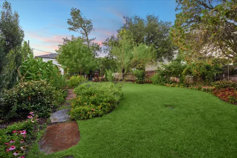 $2,899,000 | 4921 Holly Street, Bellaire, TX 77401