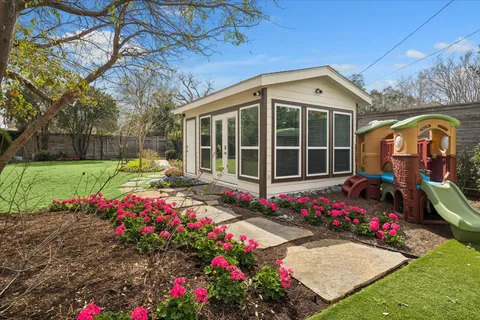 $2,899,000 | 4921 Holly Street, Bellaire, TX 77401