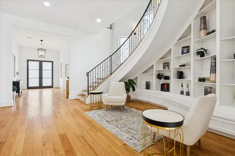 $2,899,000 | 4921 Holly Street, Bellaire, TX 77401