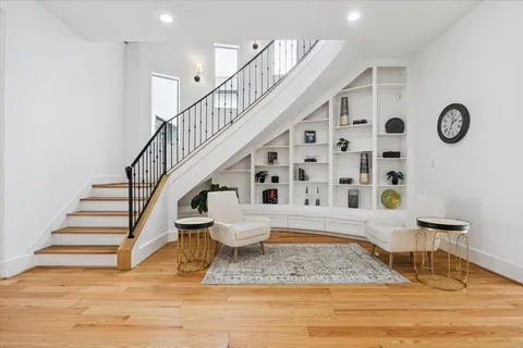 $2,899,000 | 4921 Holly Street, Bellaire, TX 77401