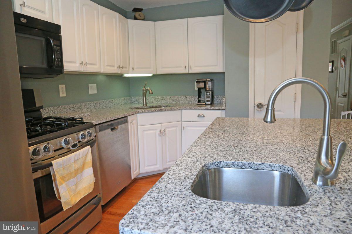 103 Meherrin Terrace Southwest Leesburg, VA 20175 - Photo 3 of 22 Interior (General)