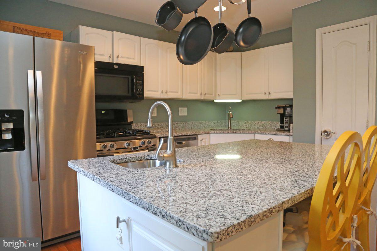 103 Meherrin Terrace Southwest Leesburg, VA 20175 - Photo 4 of 22 Interior (General)