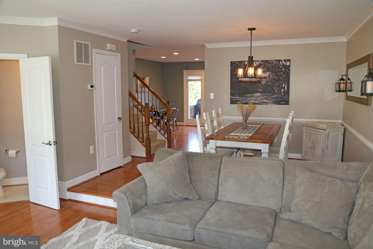 103 Meherrin Terrace Southwest Leesburg, VA 20175 - Photo 6 of 22 Interior (General)
