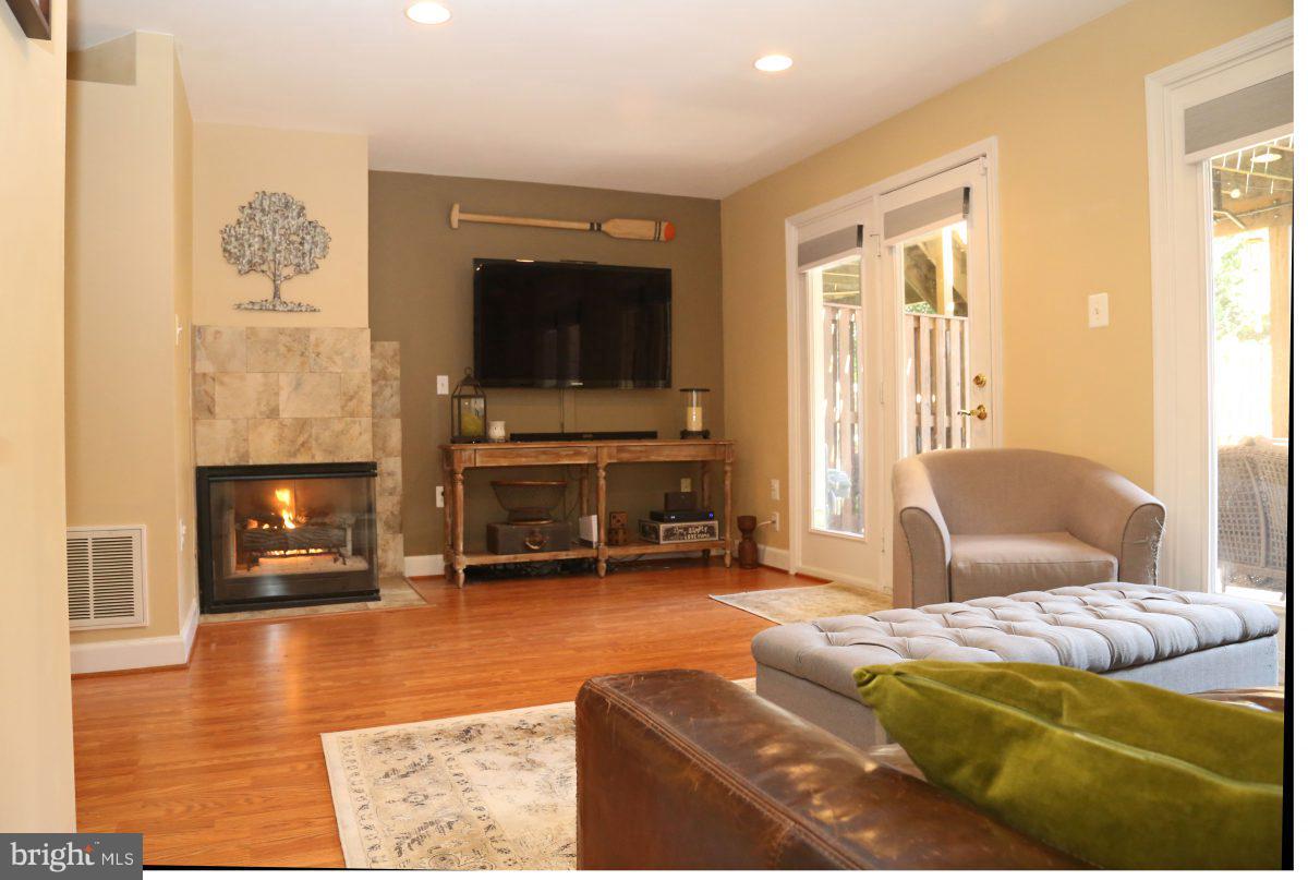 103 Meherrin Terrace Southwest Leesburg, VA 20175 - Photo 10 of 22 Interior (General)