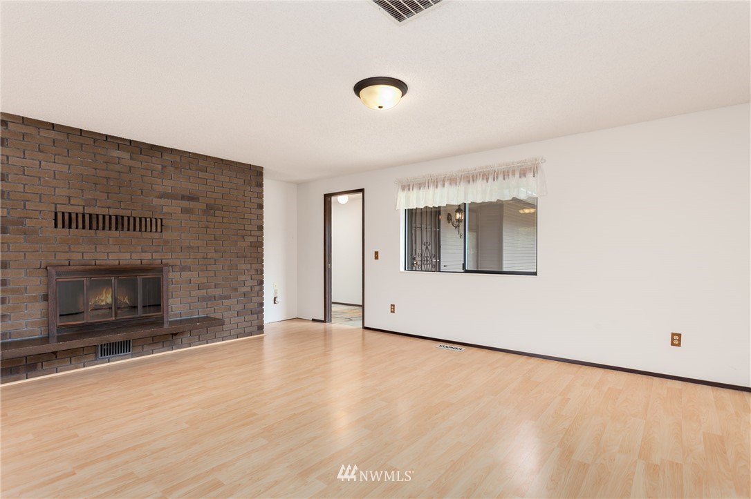4512 Northeast 24th Street Renton, WA 98059 - Photo 14 of 25 Gallery Image 14