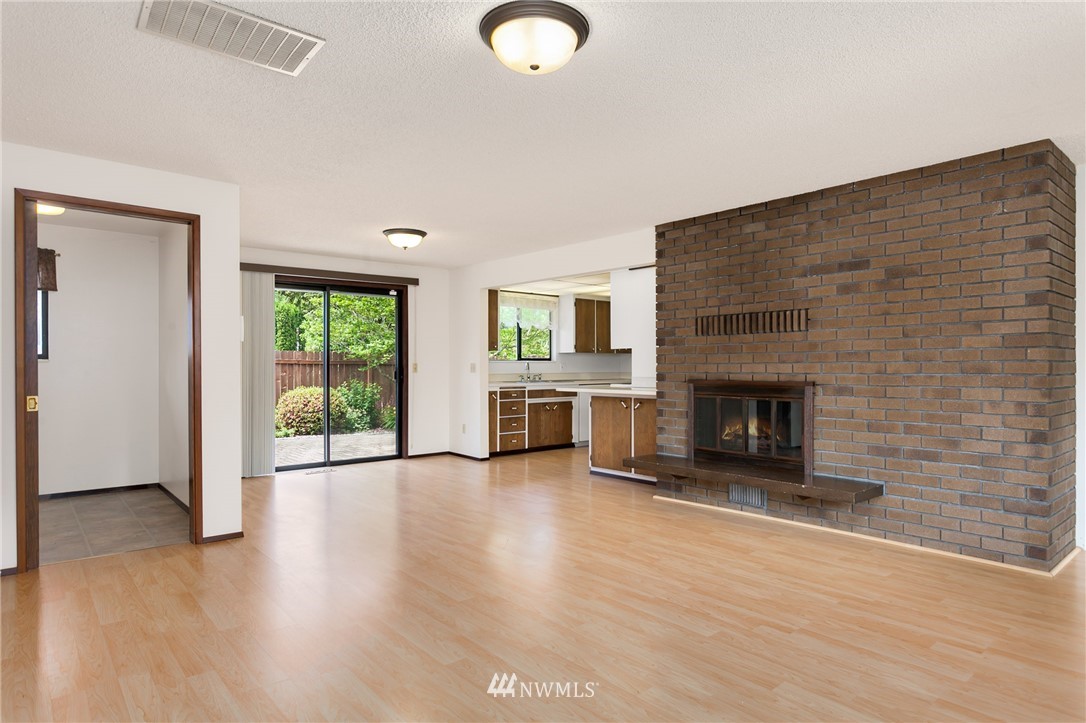 4512 Northeast 24th Street Renton, WA 98059 - Photo 3 of 25 Gallery Image 3
