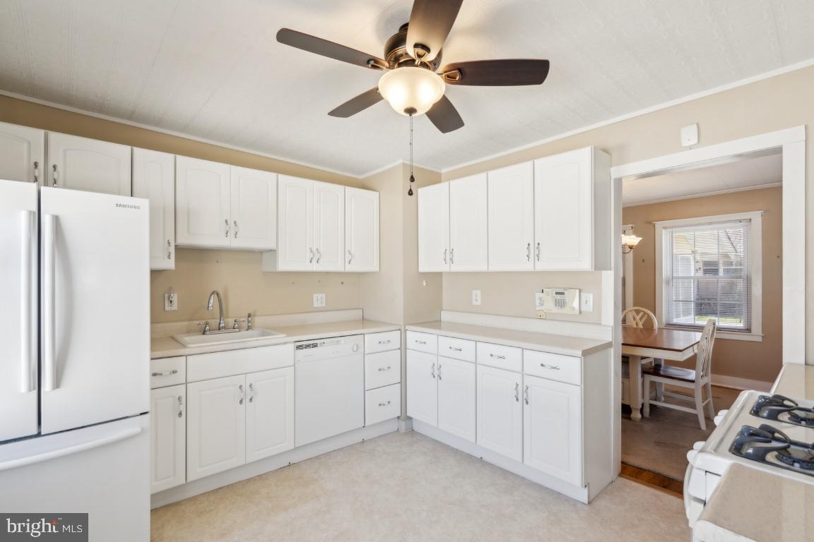 247 D Street Carneys Point, NJ 08069 - Photo 9 of 25 Gallery Image 9