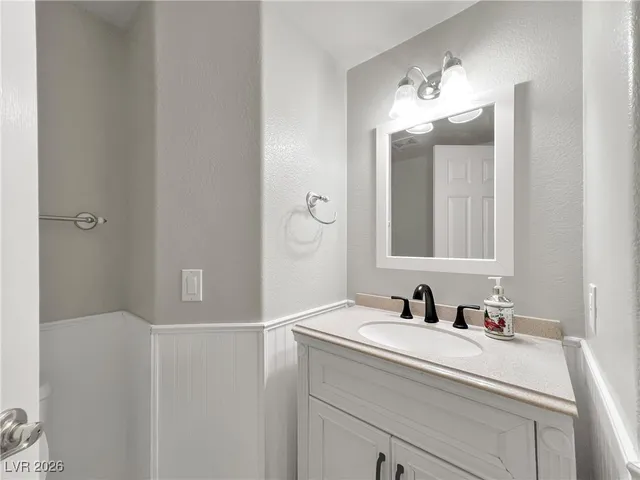 $3,900 | 595 Campus Oaks Court, Las Vegas, NV 89183