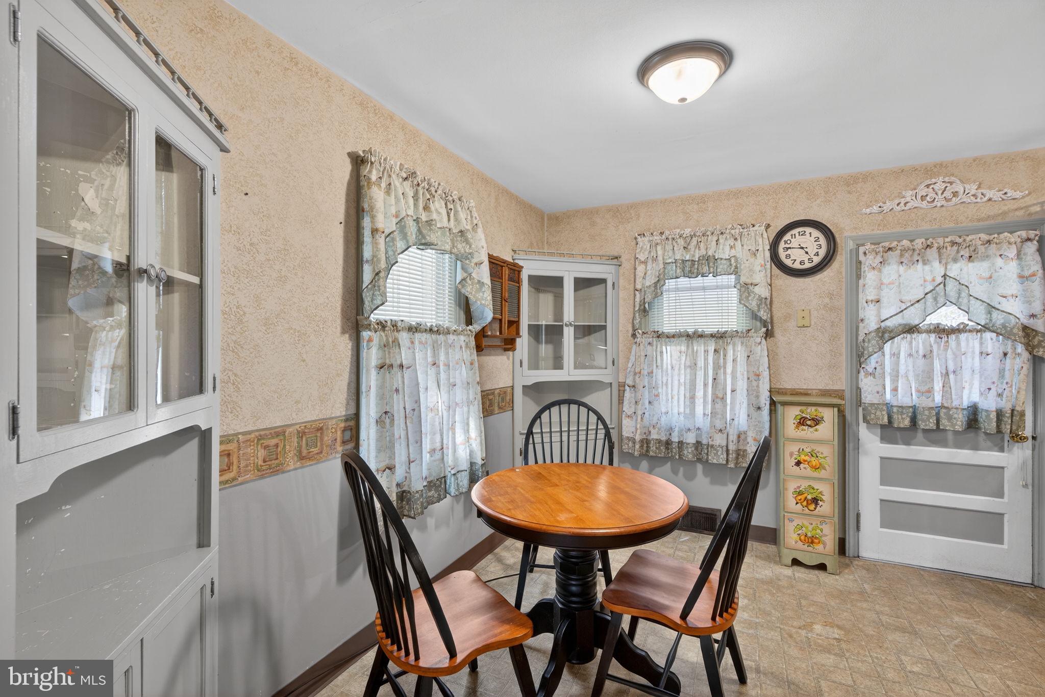 821 North Hanover Street Pottstown, PA 19464 - Photo 12 of 34