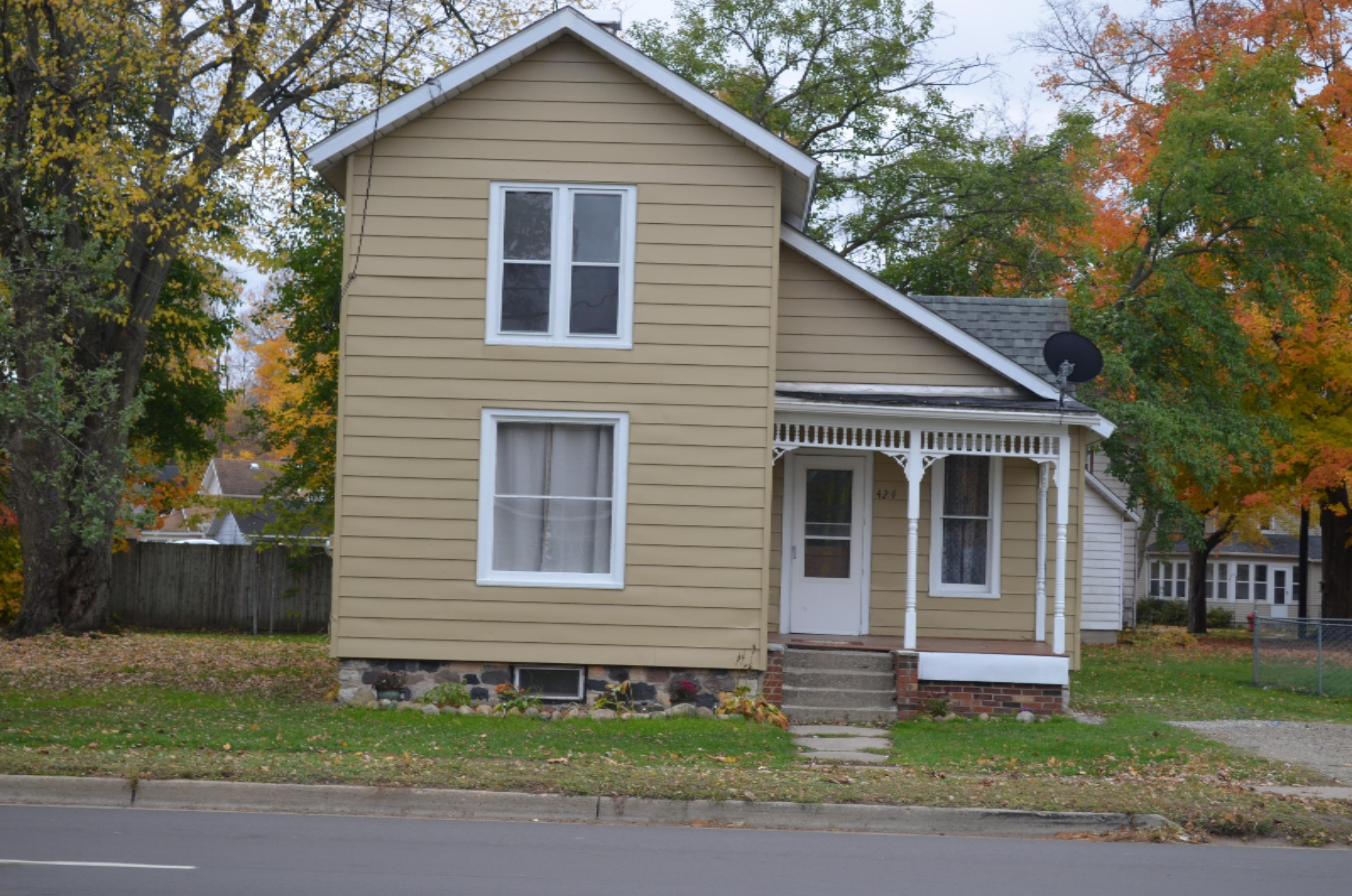 424 East State Street Colon, MI 49040 - Photo 1 of 30 DSC_0393