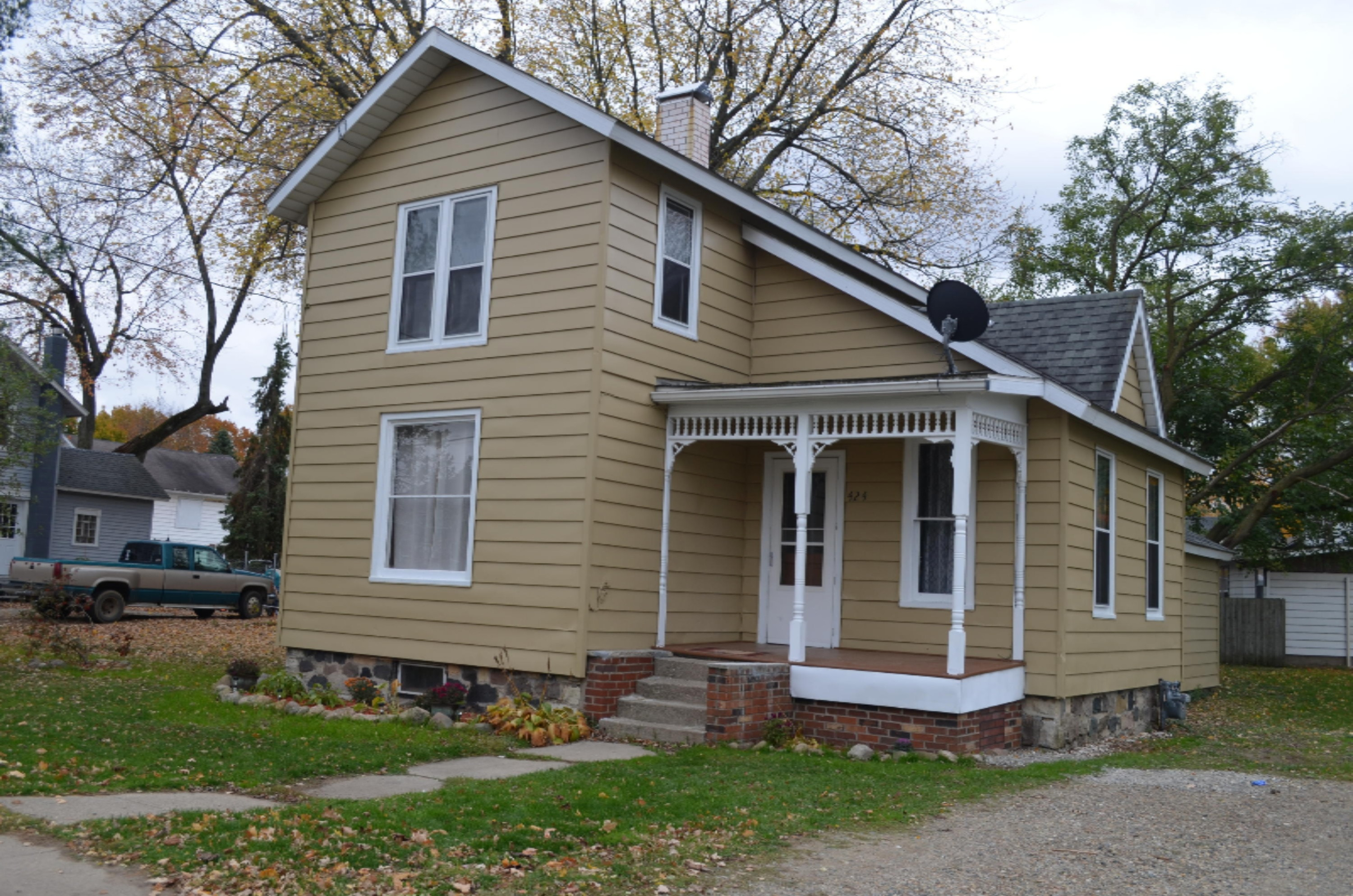 424 East State Street Colon, MI 49040 - Photo 3 of 30 DSC_0392