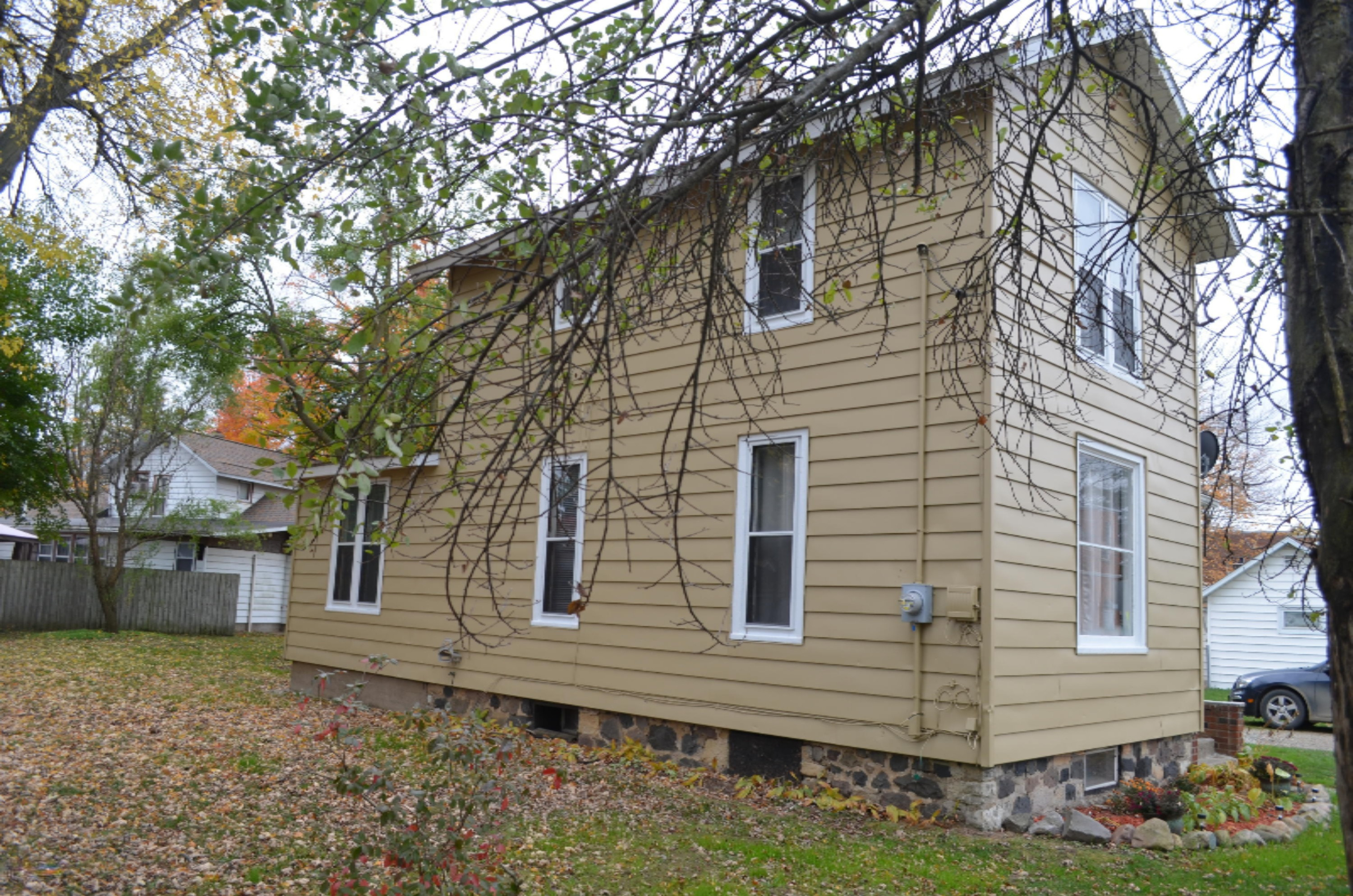 424 East State Street Colon, MI 49040 - Photo 4 of 30 DSC_0391