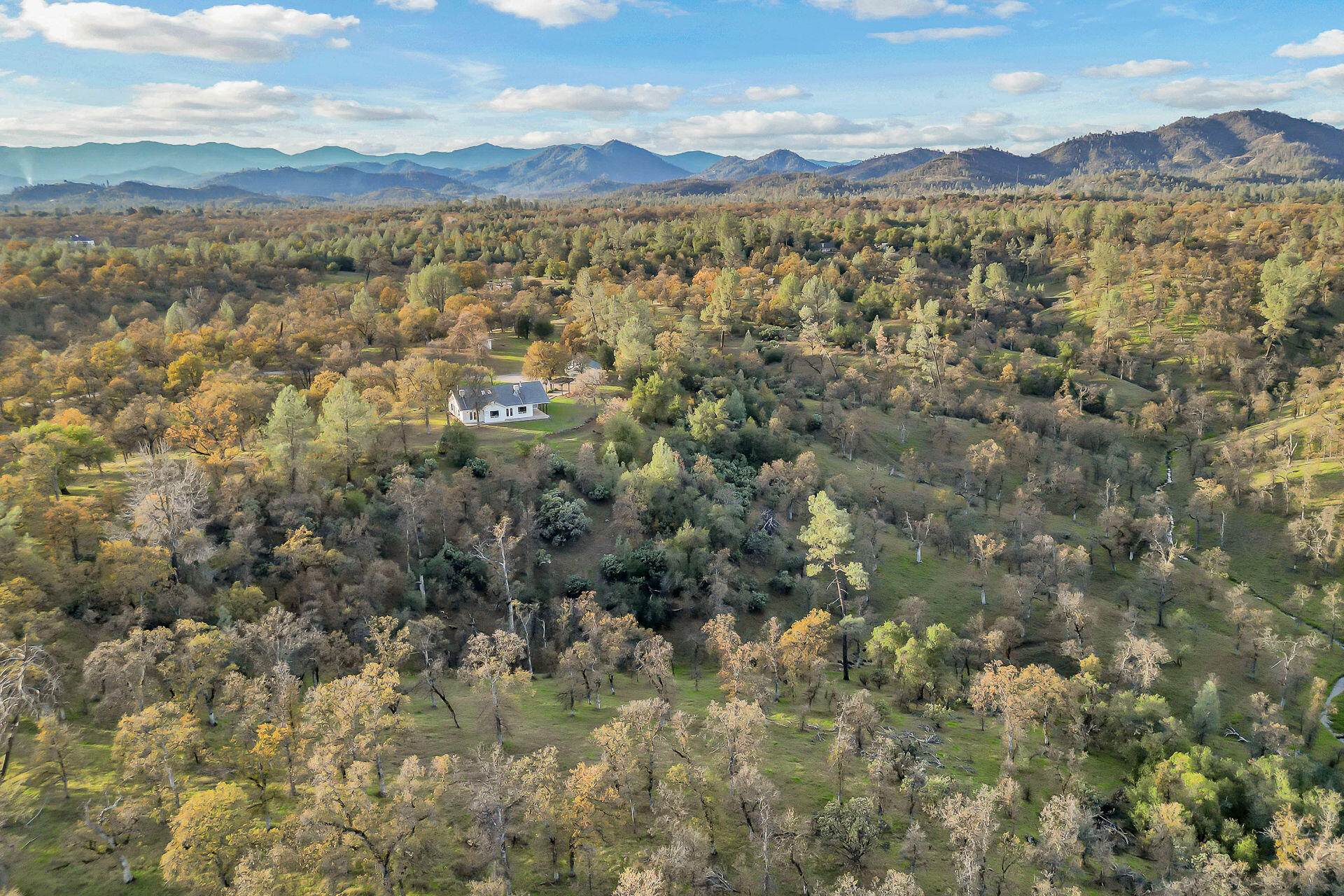 13303 Intermountain Road Redding, CA 96003 - Photo 4 of 35 Views