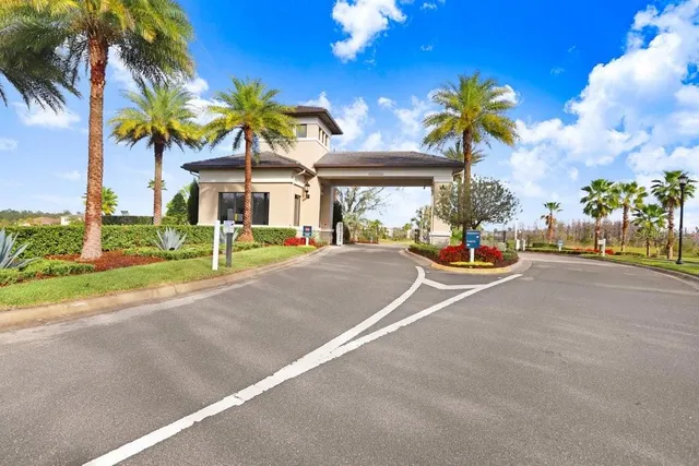 $699,990 | 3254 Woodland Brk Way, Wesley Chapel, FL 33543