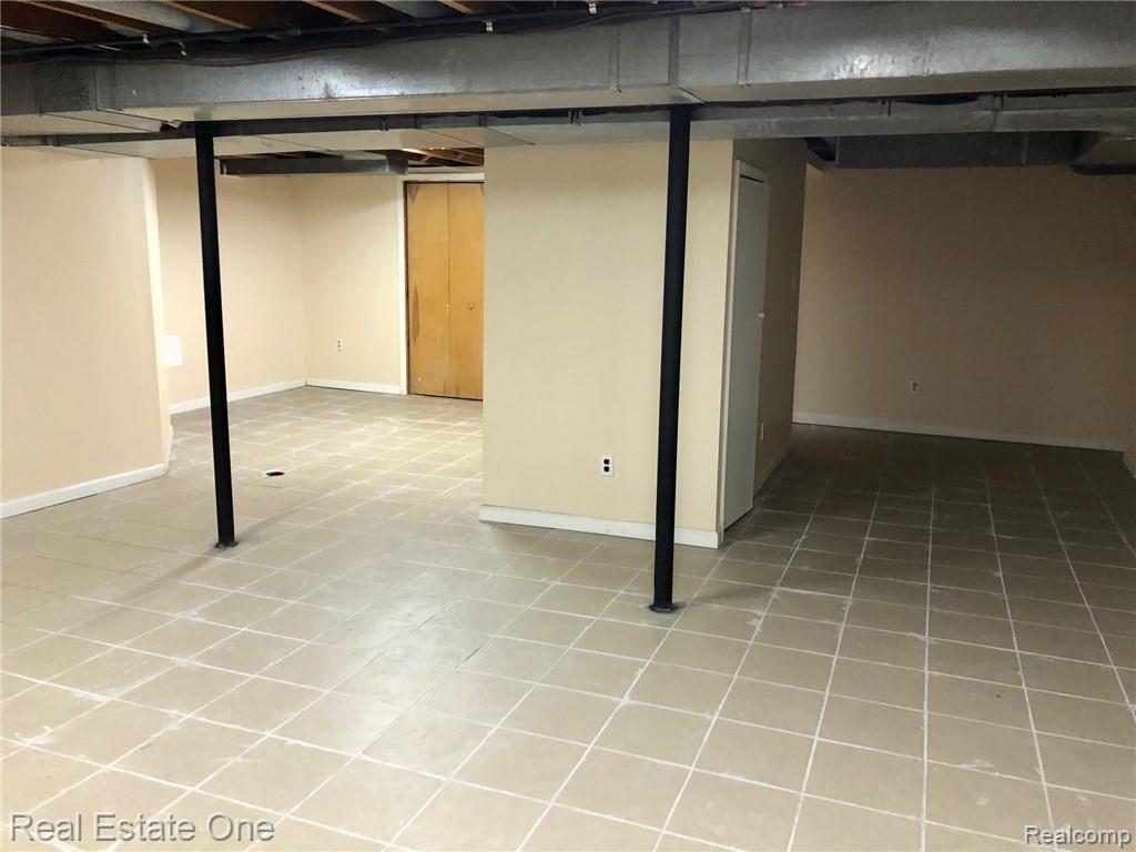 35687 Johnstown Road Farmington Hills, MI 48335 - Photo 18 of 22