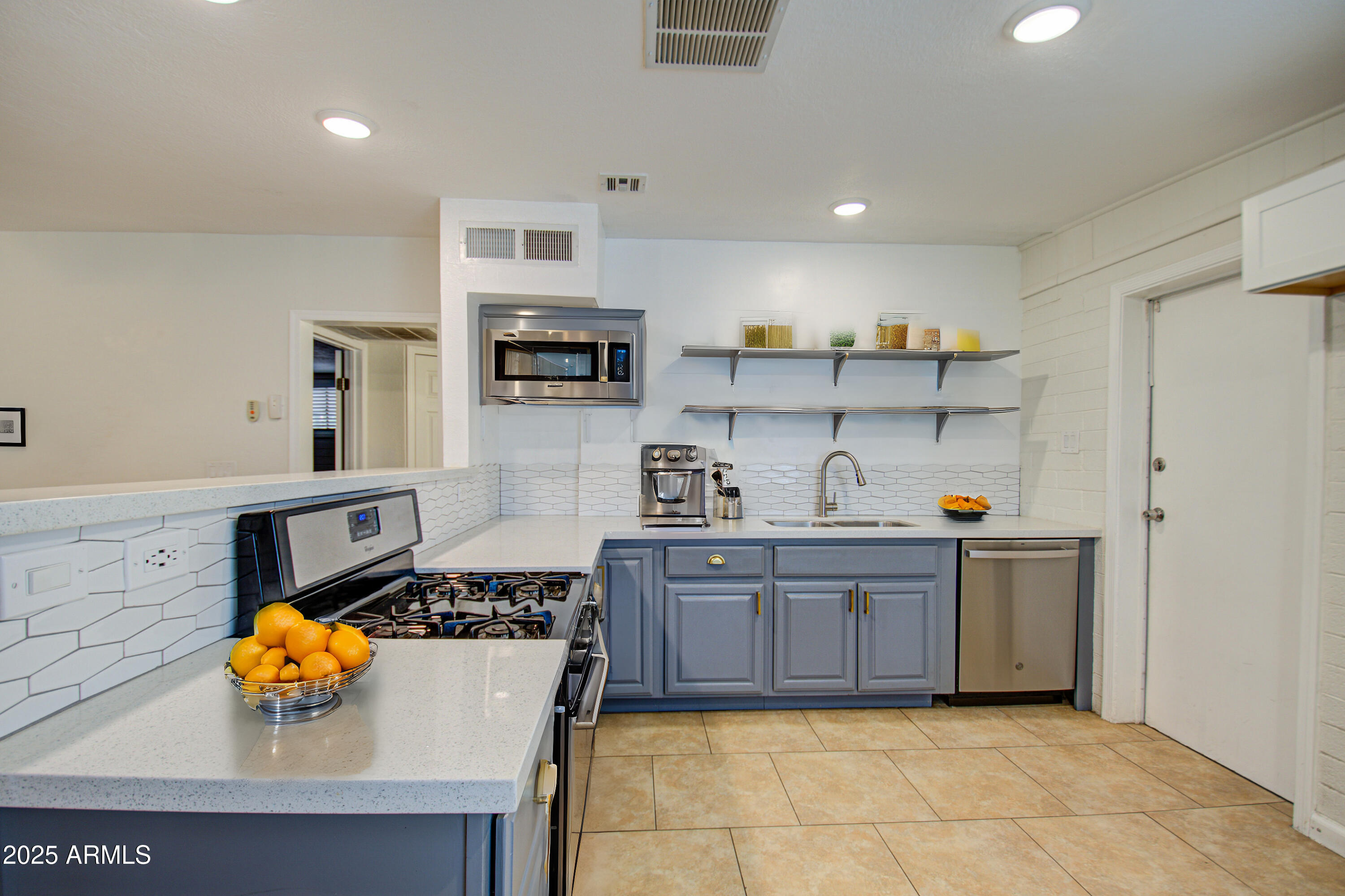 2937 East Osborn Road Phoenix, AZ 85016 - Photo 13 of 59 Kitchen-3 - Kitchen - Modern - 2