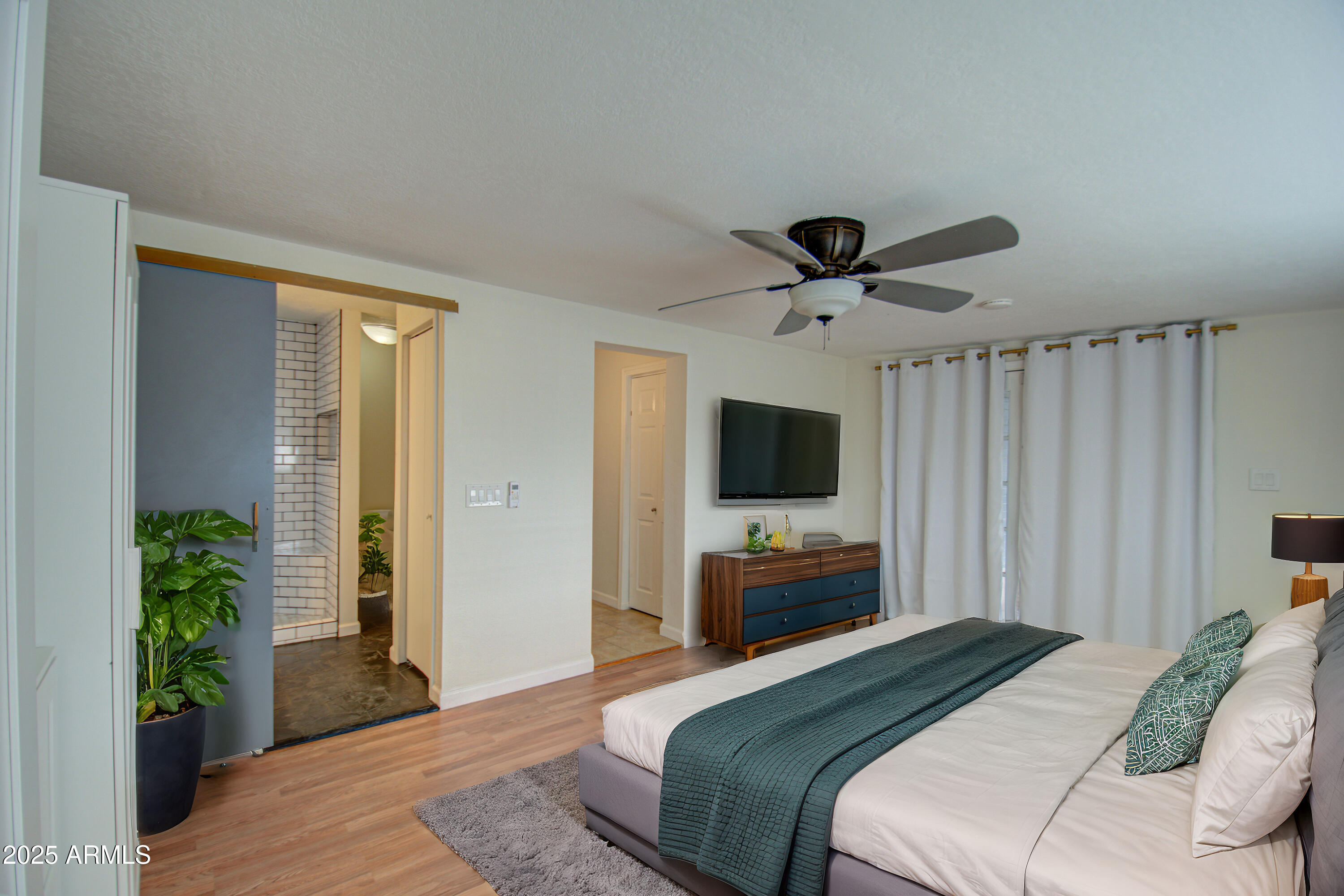 2937 East Osborn Road Phoenix, AZ 85016 - Photo 17 of 59 Primary-Bed-4 - Bedroom - Modern - 6 (1)