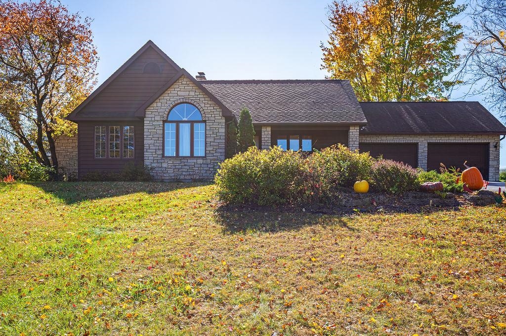 405 West Wachter Road Galena, IL 61036 - Photo 3 of 57