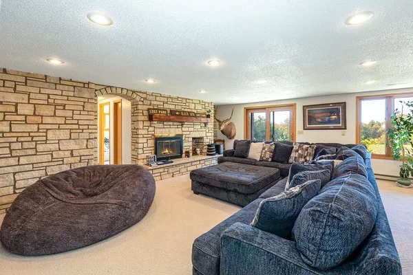 $424,500 | 405 West Wachter Road, Galena, IL 61036