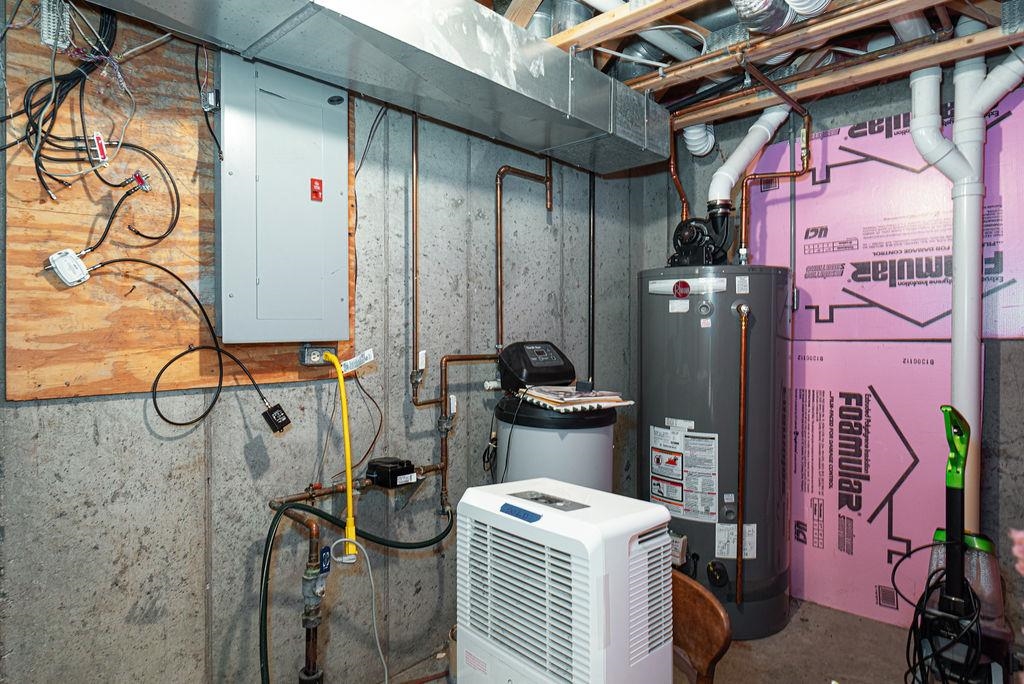 405 West Wachter Road Galena, IL 61036 - Photo 57 of 57 a utility room with dryer and washer