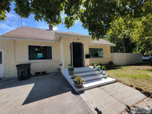 $320,000 | 605 10th Street, Idaho Falls, ID 83404